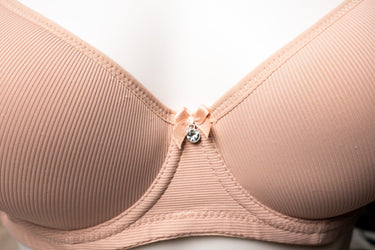 Women’s Nude Ribbed Underwire Bra Full Coverage Everyday Support Bra with Adjustable Straps